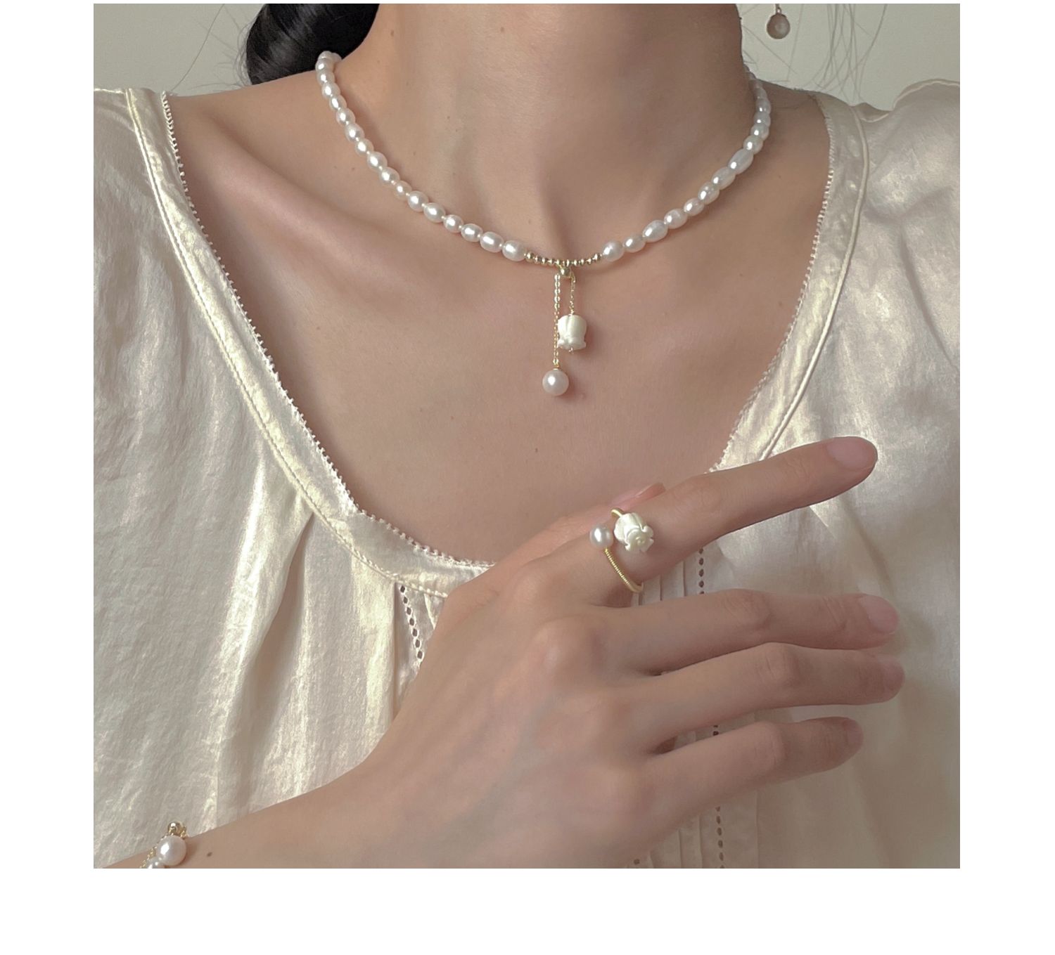 パールチャーム付きネックレス