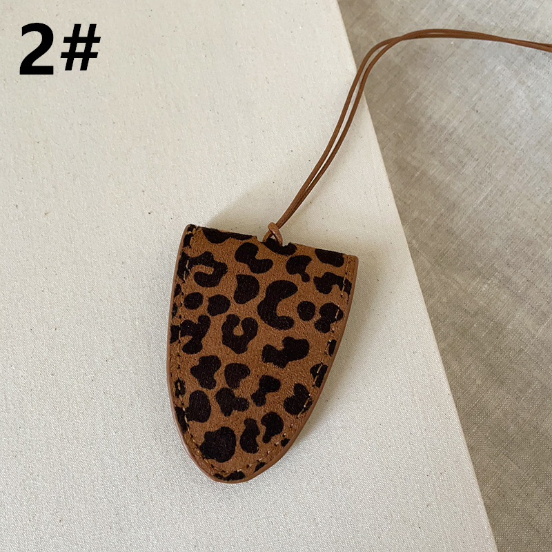  パール首飾り上品デザインネックレス