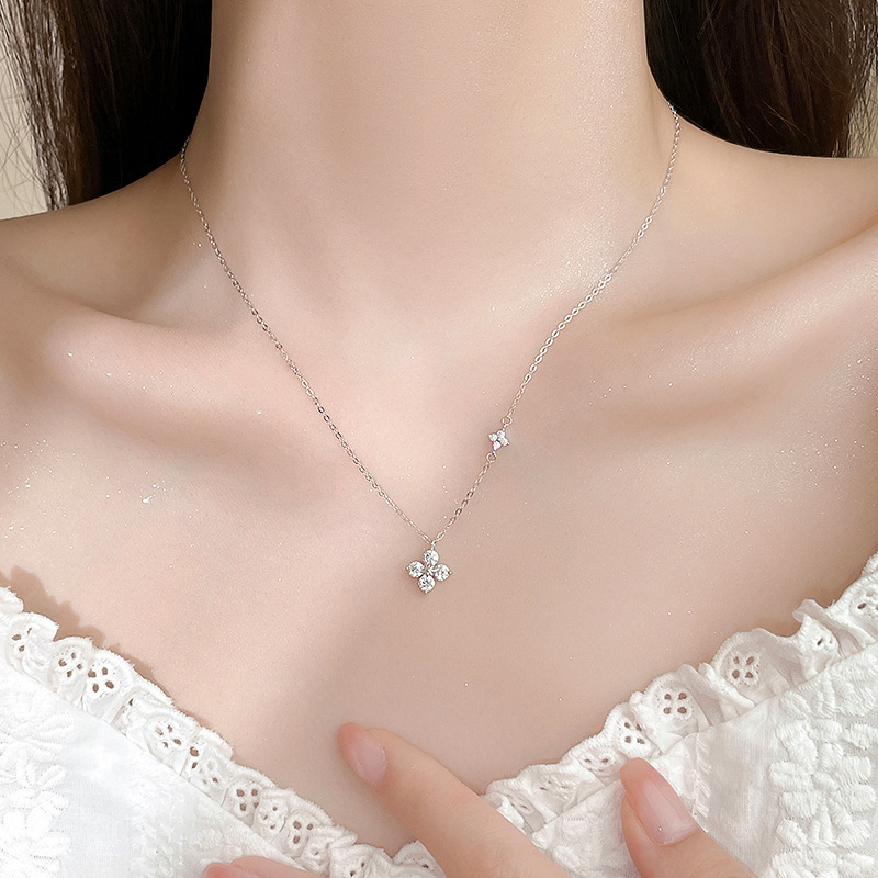ネックレスレディース シルバーネックレス 四つ葉 クローバー かわいい 金属アレルギー対応