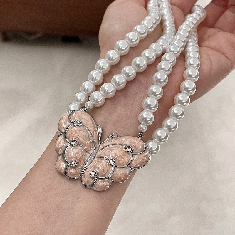 パール蝶々ペンダントネックレス チェーン付き