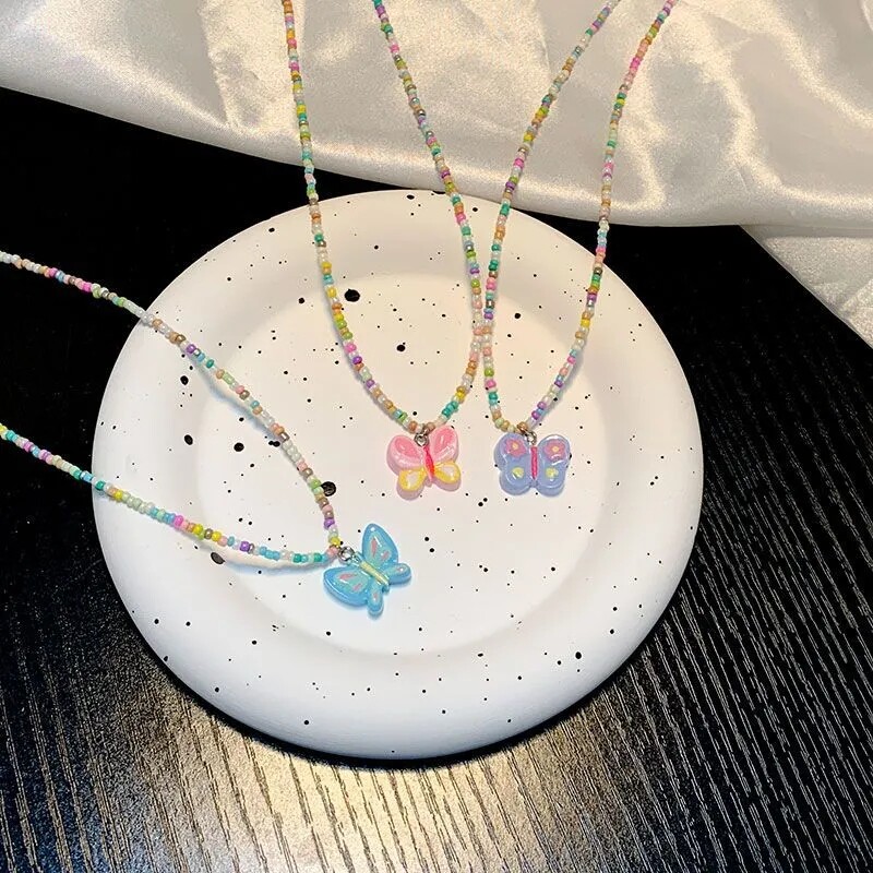 蝶々モチーフ小粒パールビーズネックレス