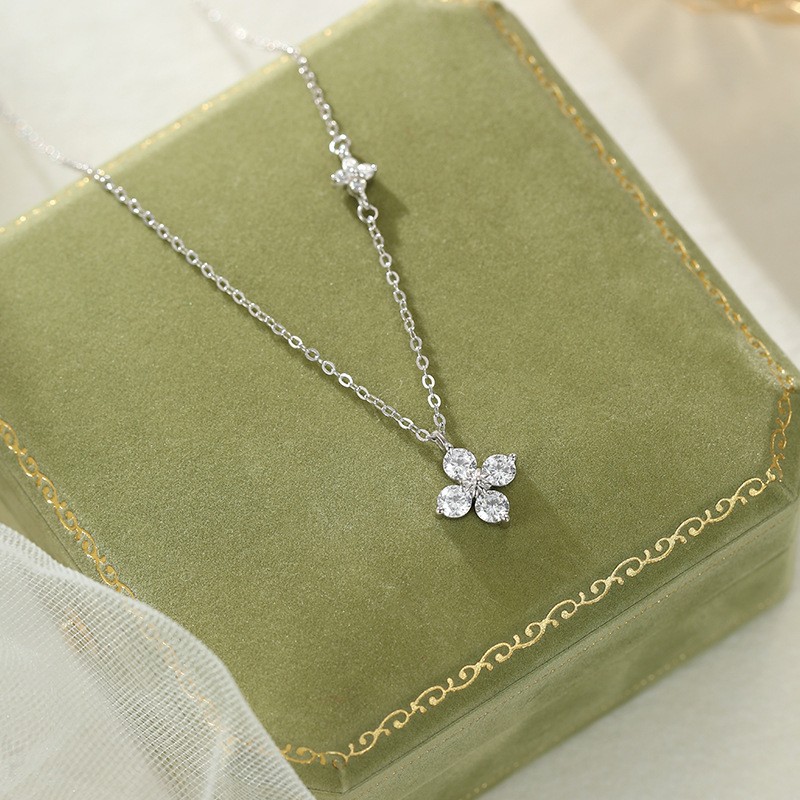 ネックレスレディース シルバーネックレス 四つ葉 クローバー かわいい 金属アレルギー対応