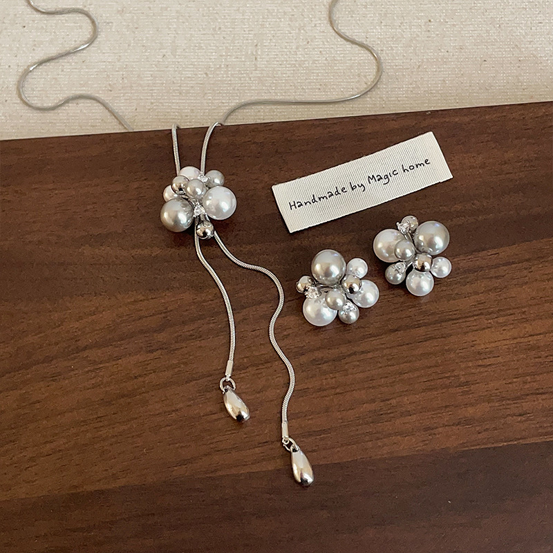 パール花束モチーフ シルバーネックレス 