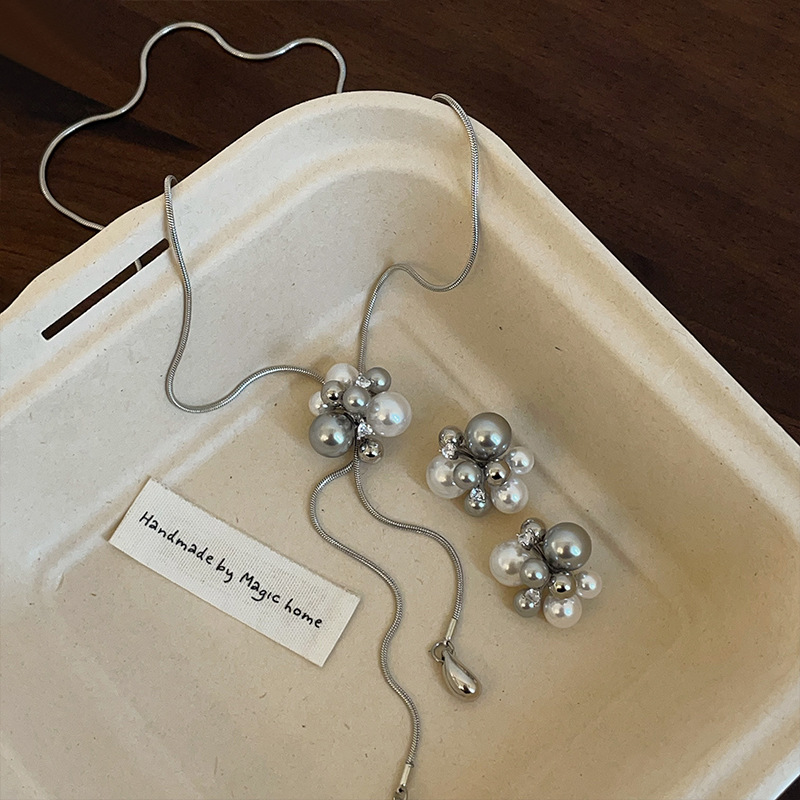 パール花束モチーフ シルバーネックレス 