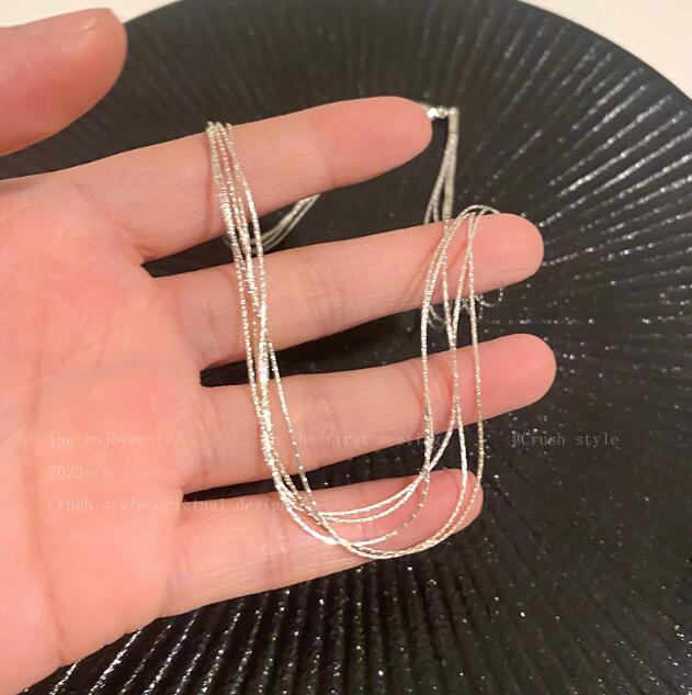 シルバーチェーンネックレス重ね付け風