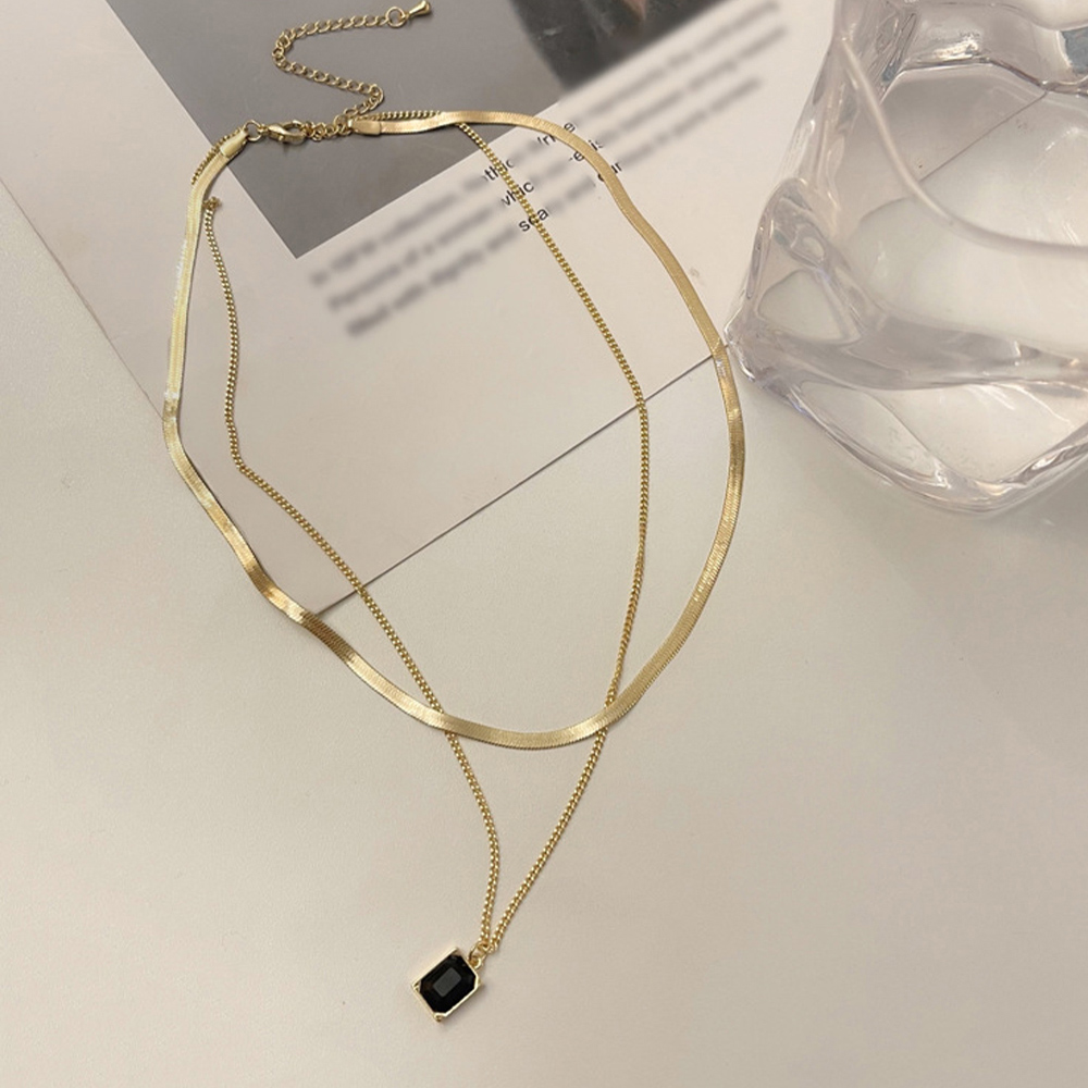 ゴールド二連チェーン角型ペンダント首飾り