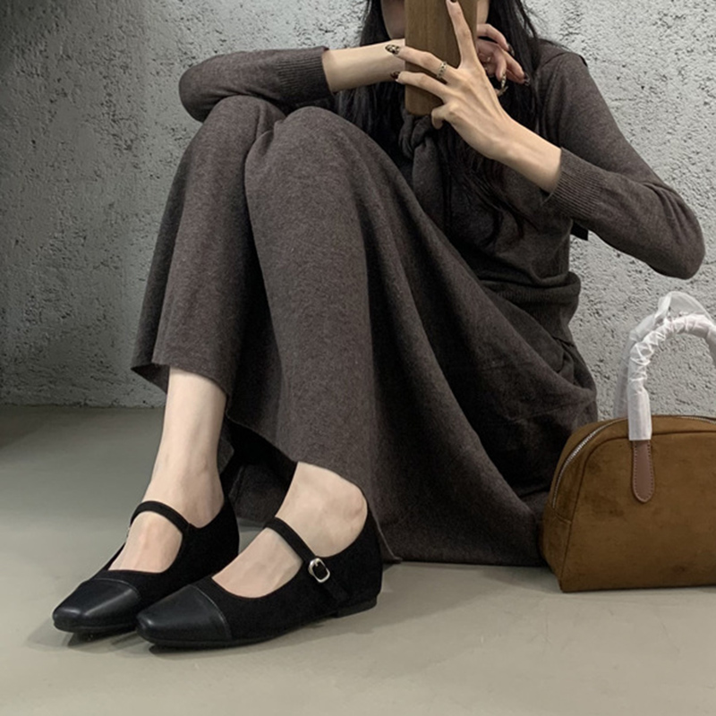 30代ファッション ２０２５新作異素材切り替えストラップパンプス美脚