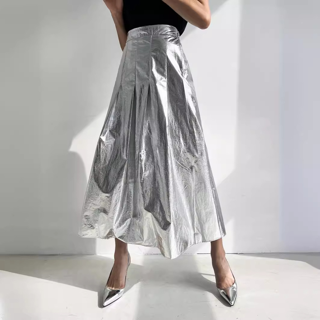 30代ファッション プリーツロングスカート メタリックシルバー レディース