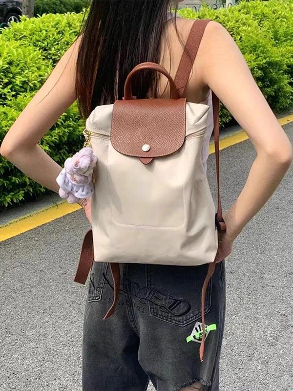 30代ファッション 洗練フラップリュック