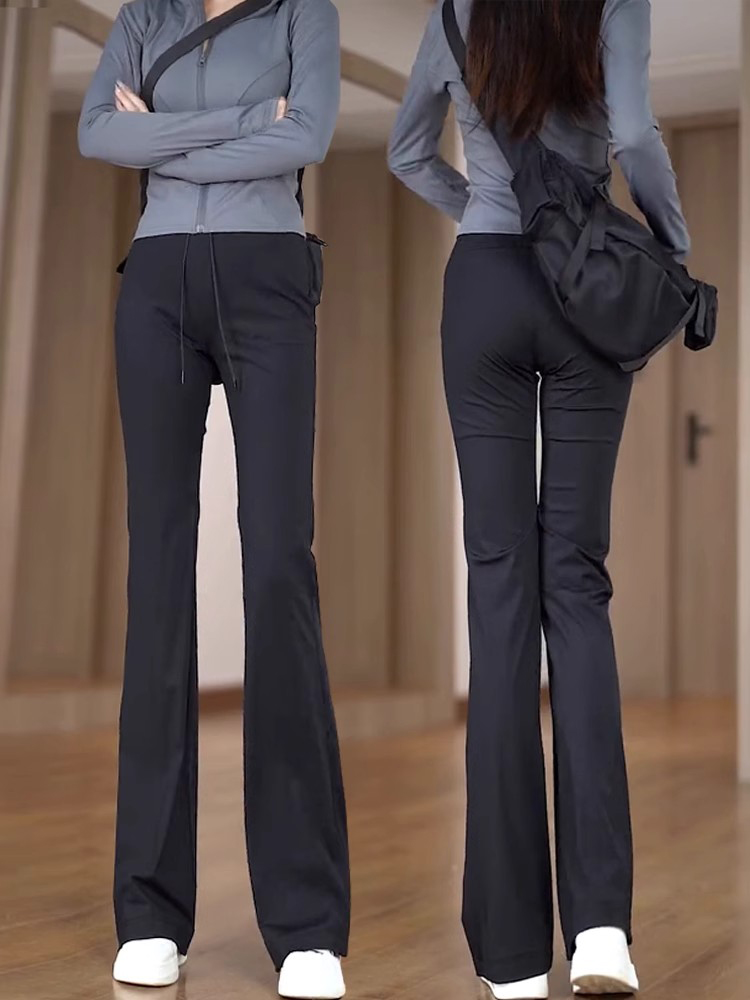 30代ファッション 美脚ストレッチフレアパンツ