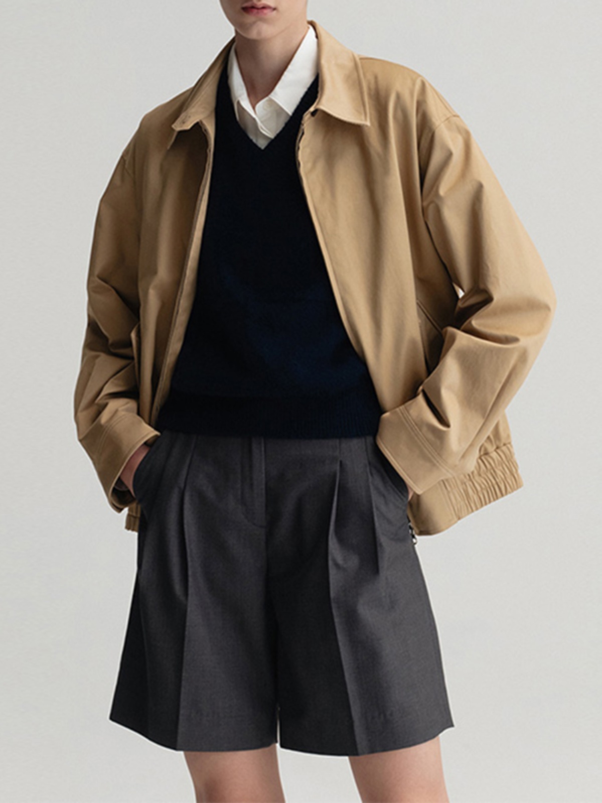30代ファッション 洗練ベーシックシャツ