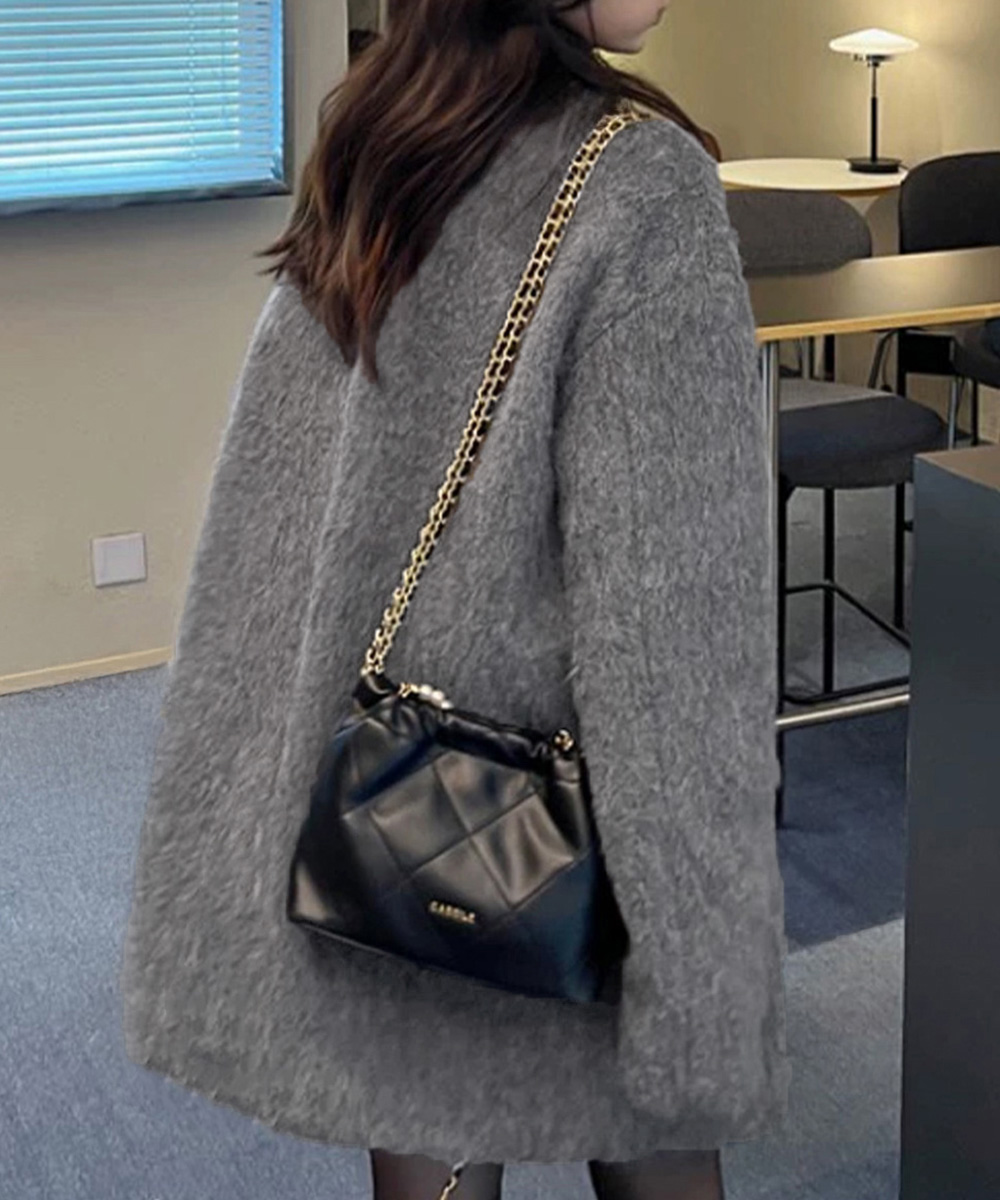 30代ファッション 上品シャギー素材ミドル丈コート