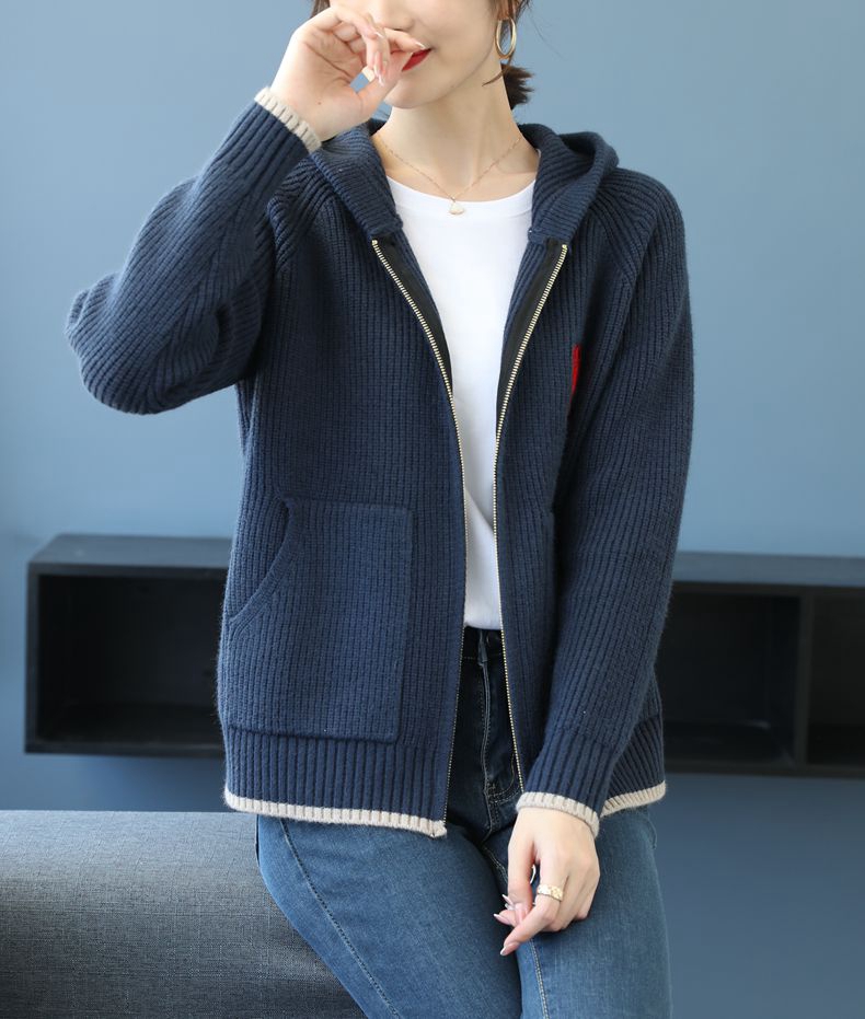 30代ファッション 大人の洗練フードジップカーディガン