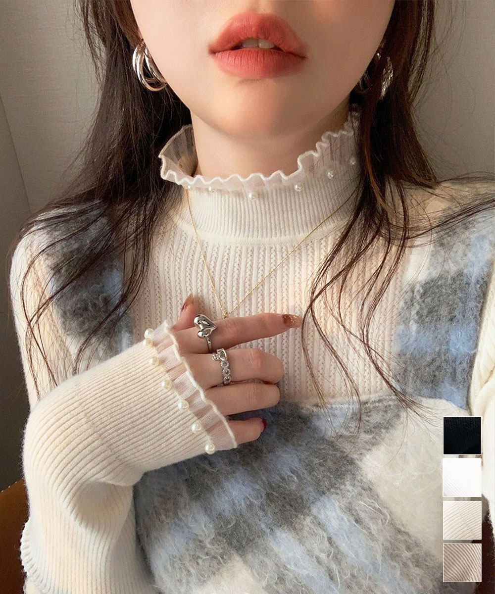 30代ファッション 真珠飾りメロウフリルニット ハイネック長袖