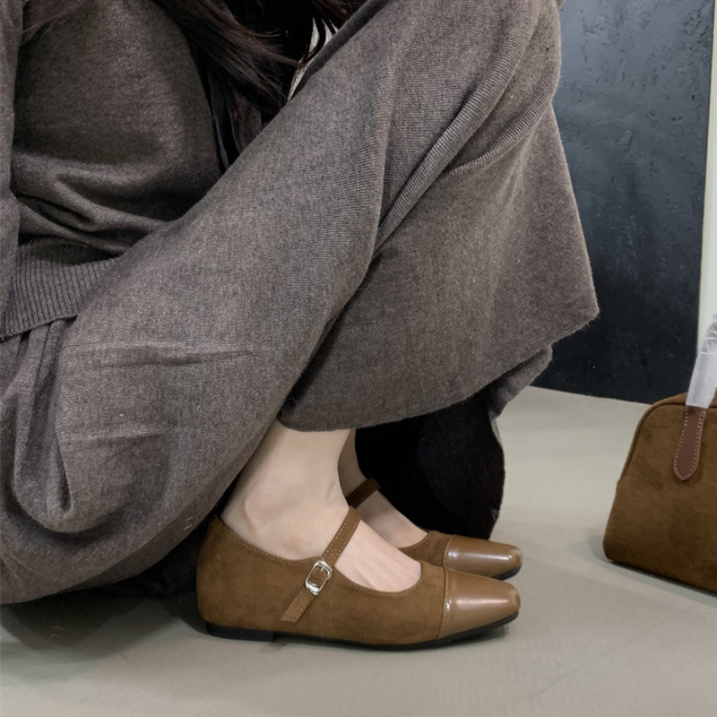 30代ファッション ２０２５新作異素材切り替えストラップパンプス美脚