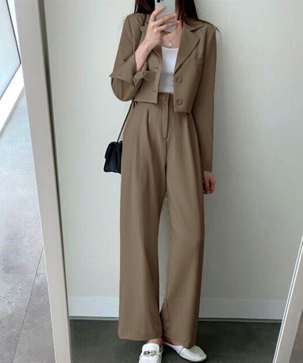 30代ファッション クロップドジャケット パンツ セットアップ