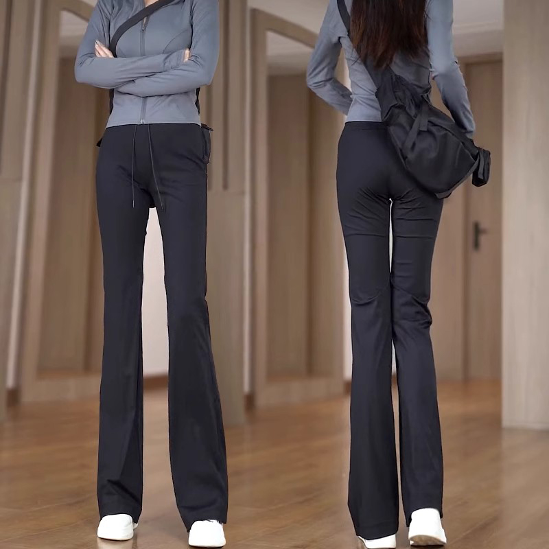 30代ファッション 美脚ストレッチフレアパンツ
