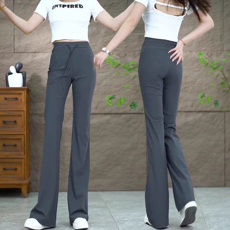 30代ファッション 美脚ストレッチフレアパンツ
