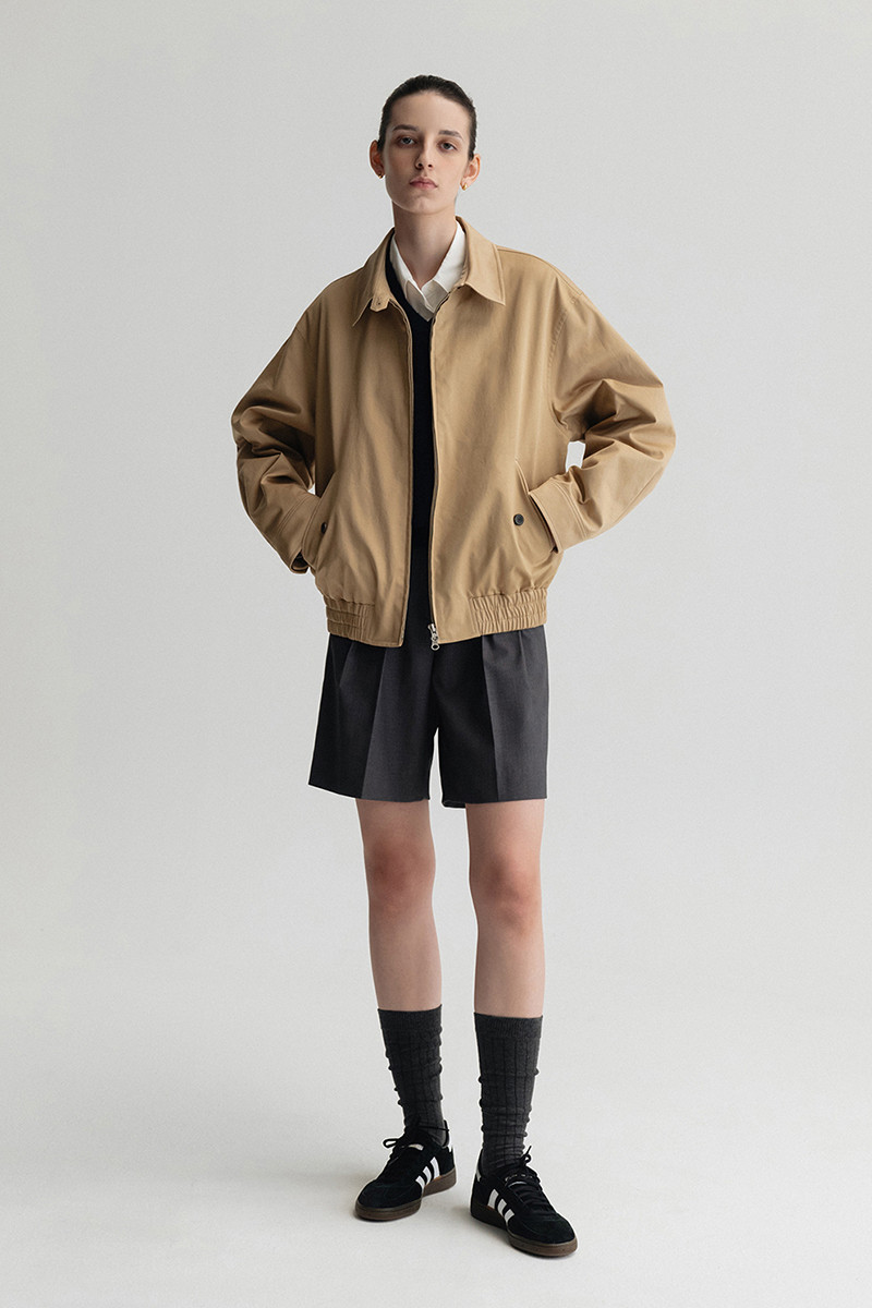 30代ファッション 洗練ベーシックシャツ