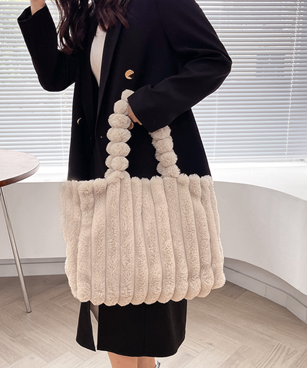 30代ファッション ふわふわ縦ライン ファートートバッグ 大容量