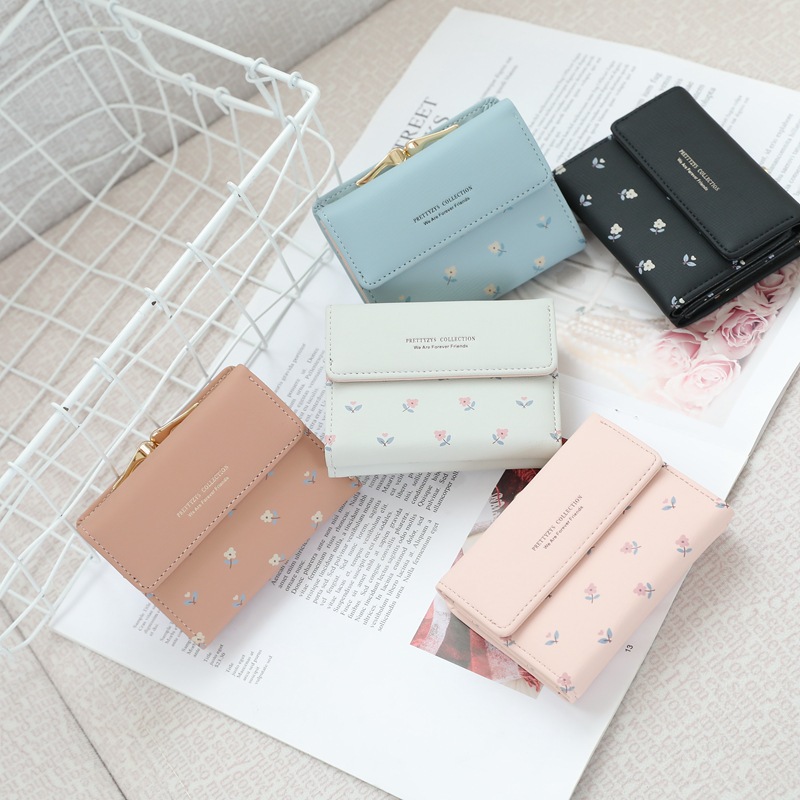 三つ折り財布 がま口 小花模様の三つ折りがま口財布