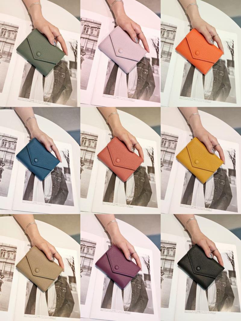 三つ折り 財布 型押し革の洗練三つ折り財布
