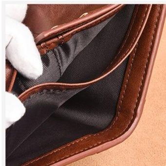 三つ折り 財布 便利な二重窓付き三つ折り財布