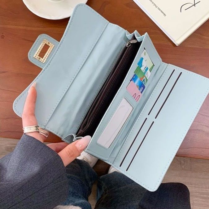 三つ折り 財布 キルティングステッチ金具付き長財布