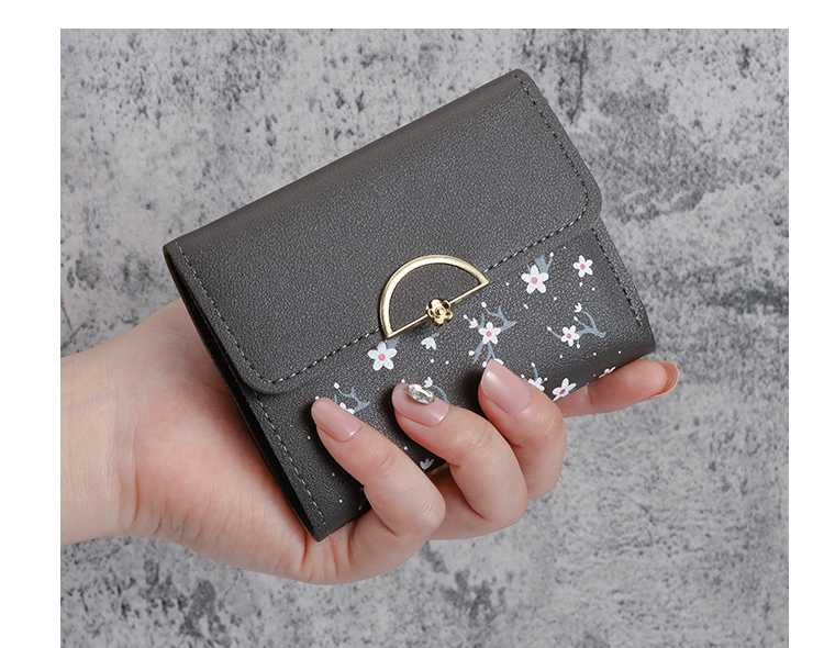 おしゃれな折りたたみ財布で毎日がもっと楽しくなる三つ折り財布5選