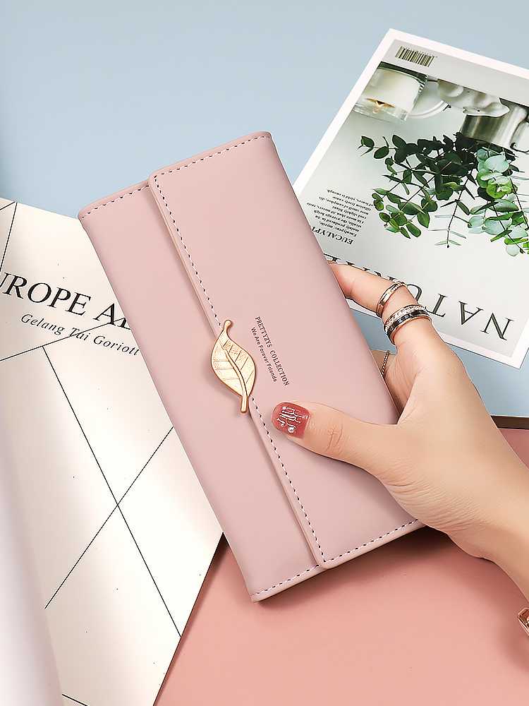 毎日の支払いがもっと快適になる!長財布三つ折りで理想の使いやすさを実現する5選