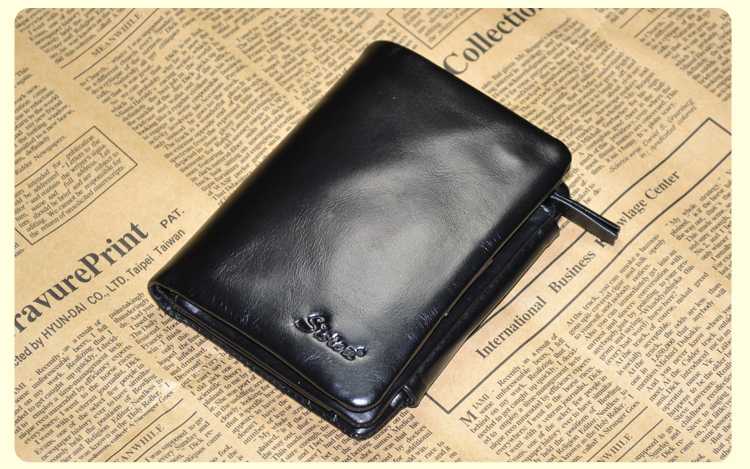 三つ折りミニ財布で毎日の持ち歩きが快適になる！スマートなメンズスタイルを叶える5選