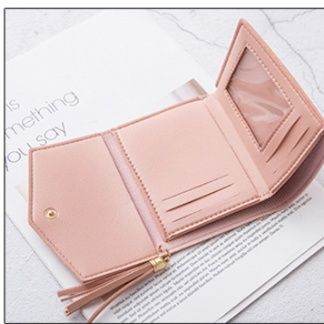 三つ折り 房飾り付き上品な三つ折りコンパクト財布