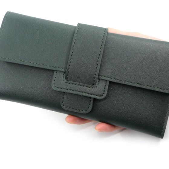 三つ折り 財布 上品な三段折り込み式長財布