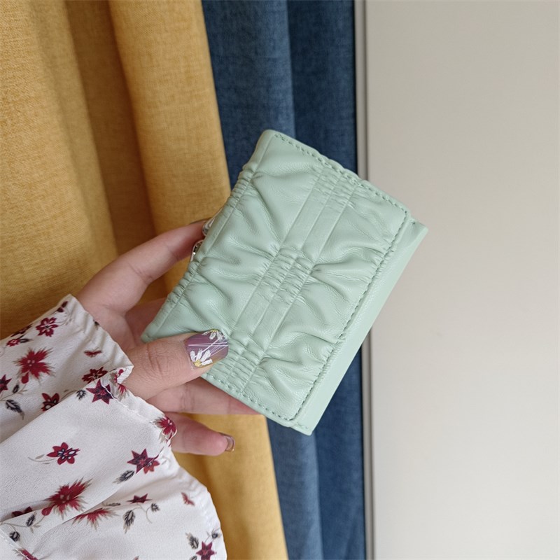 三つ折り財布 がま口 なめらか手触りギャザー