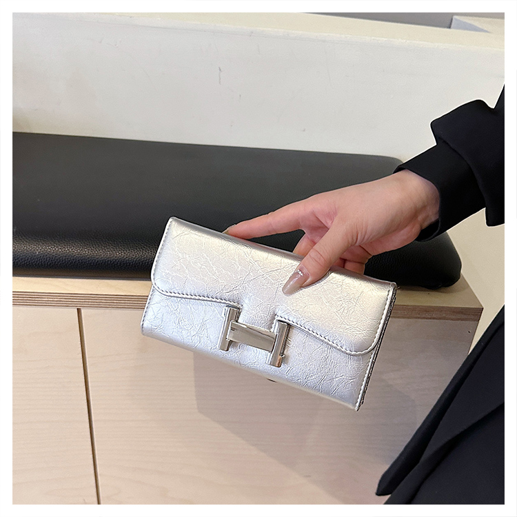 三つ折り財布 長財布 洗練金具付き