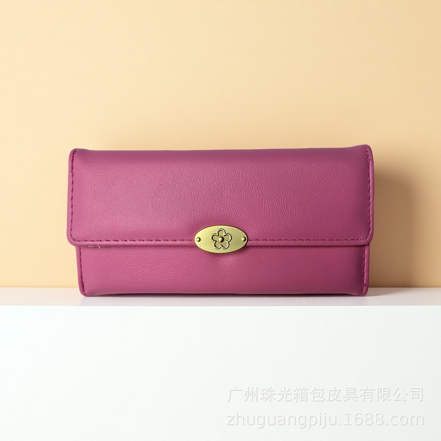三つ折り 財布 花飾り金具付き 三つ折り長財布