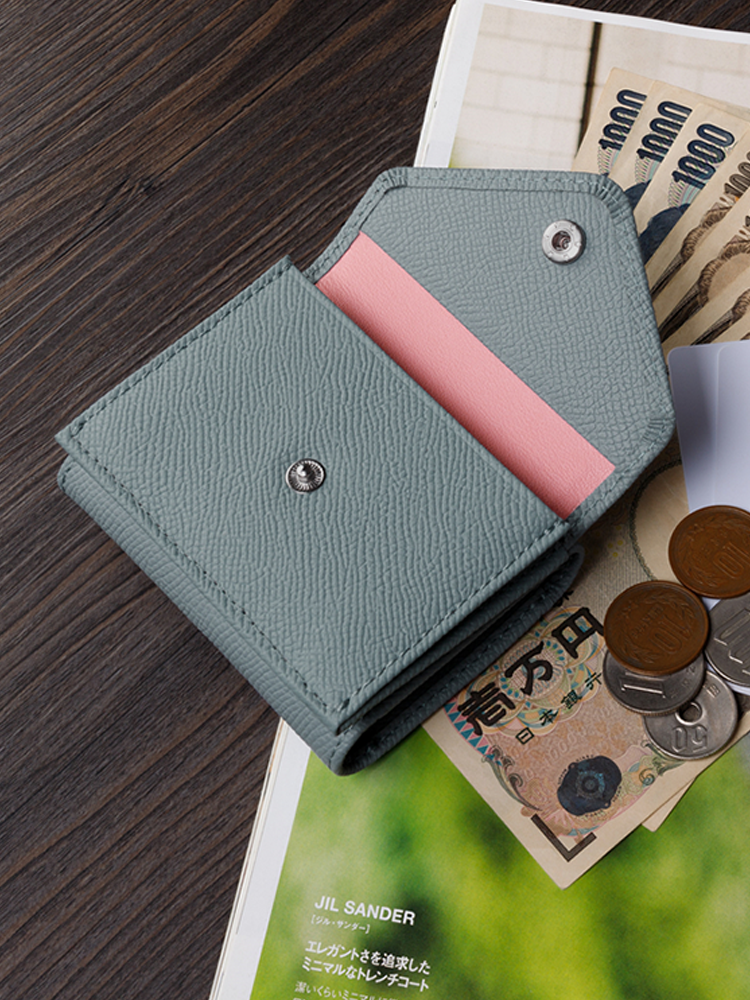 三つ折り財布 コンパクト 手のひらに収まる封筒型