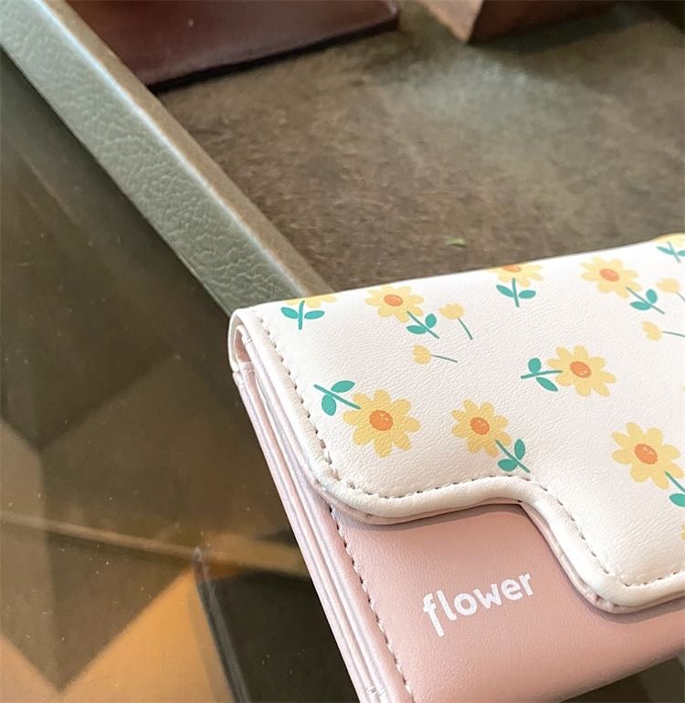 三つ折り 財布 コンパクト 優しい花模様 小さな宝箱