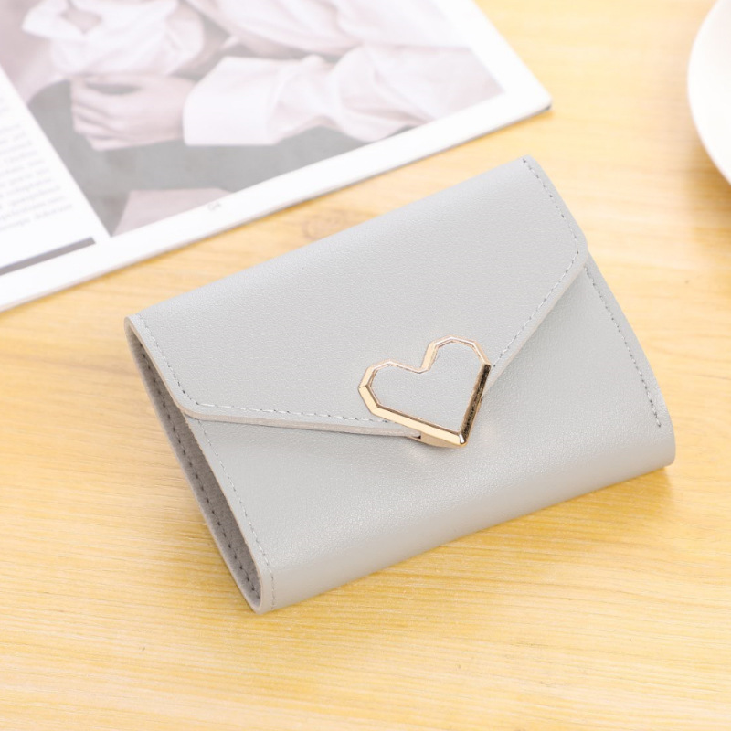  ハート金具付き三つ折り財布