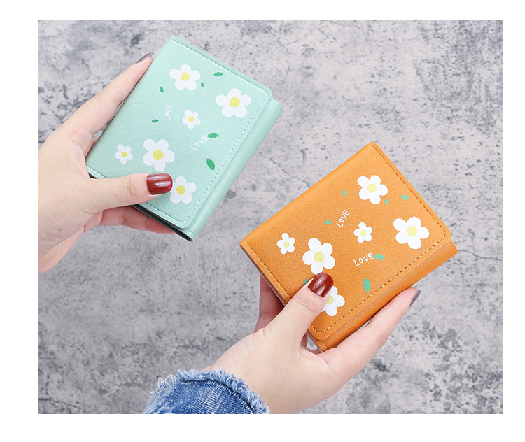 三つ折り財布 コンパクト 花模様の小さな贈り物