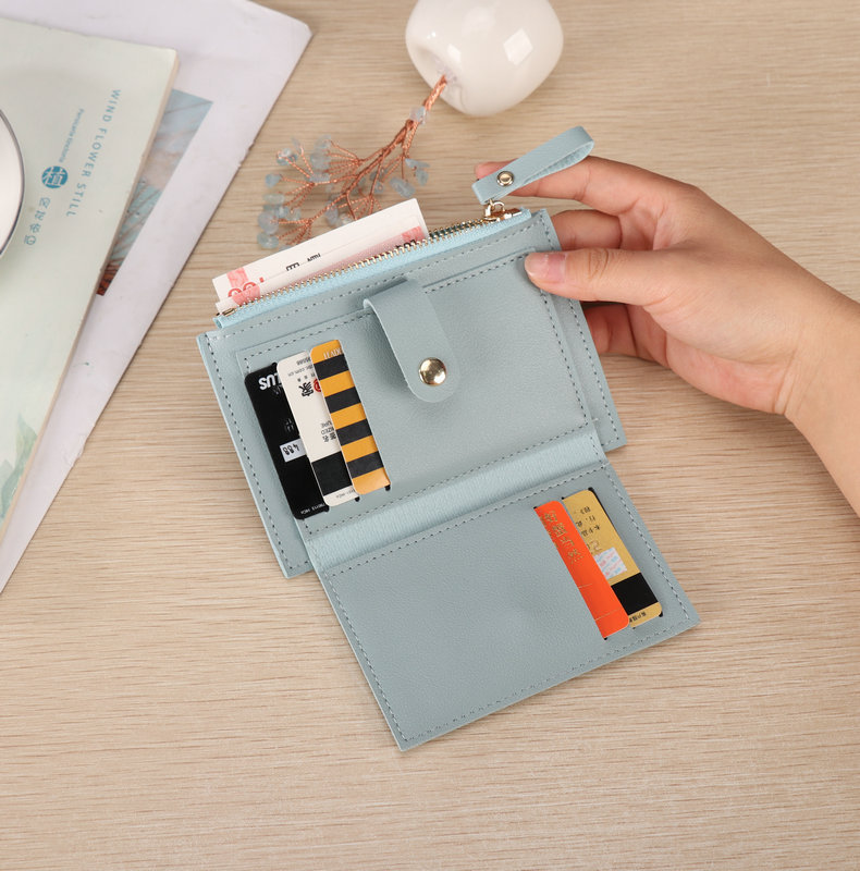  コンパクト上質合成皮革使用スナップボタン付き三つ折り財布