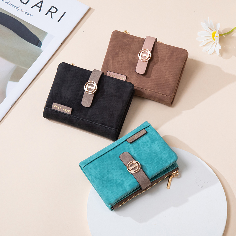 三つ折り 財布 円形金具ベルト付きマット加工三つ折り財布