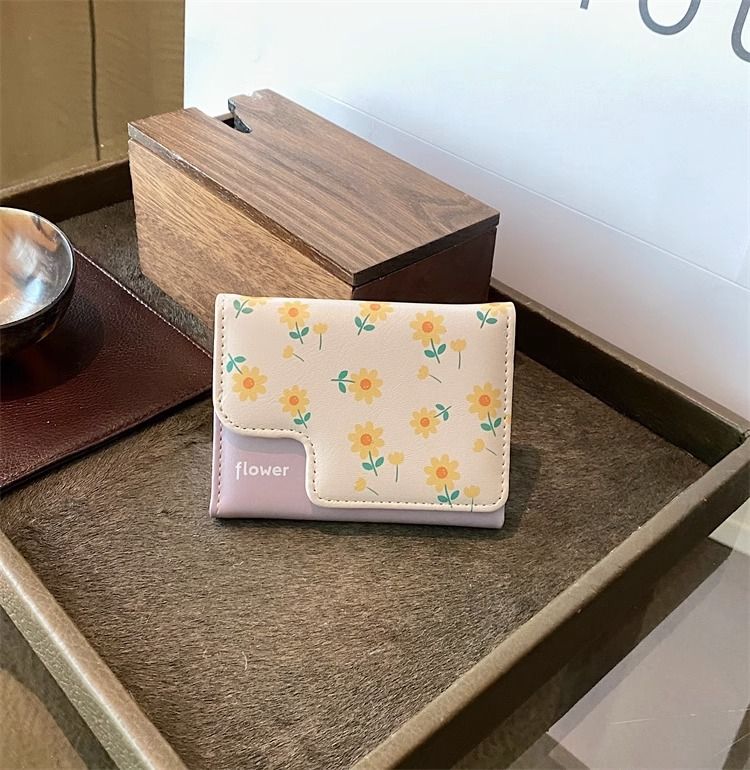 三つ折り 財布 コンパクト 優しい花模様 小さな宝箱