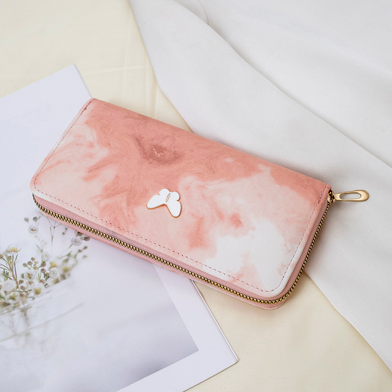 三つ折り 蝶々モチーフ雲柄長財布