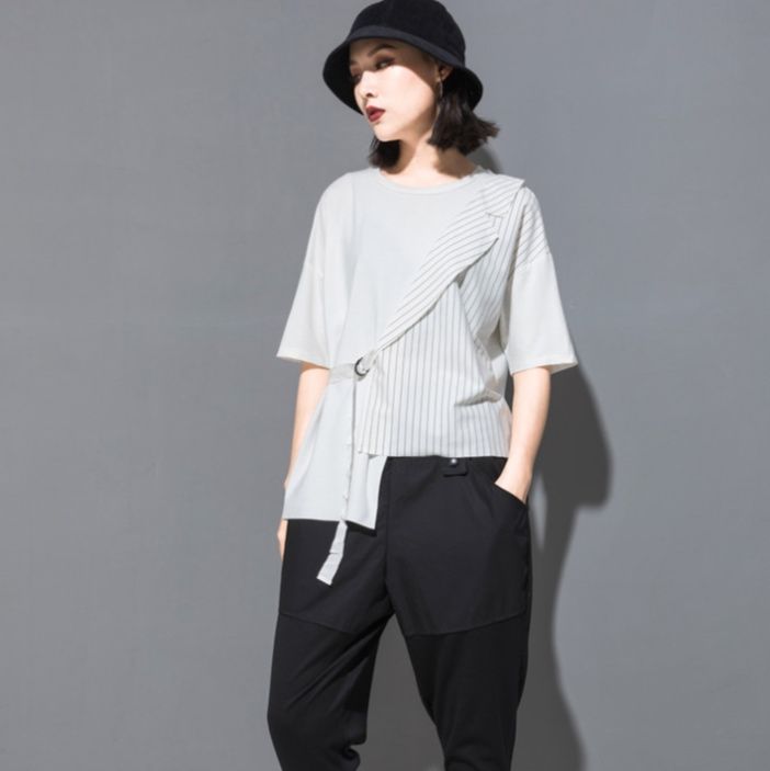 モード系 アシンメトリーデザインで魅せる技ありモードTシャツ｜ストライプ切替×ベルト付き×ゆったりシルエット