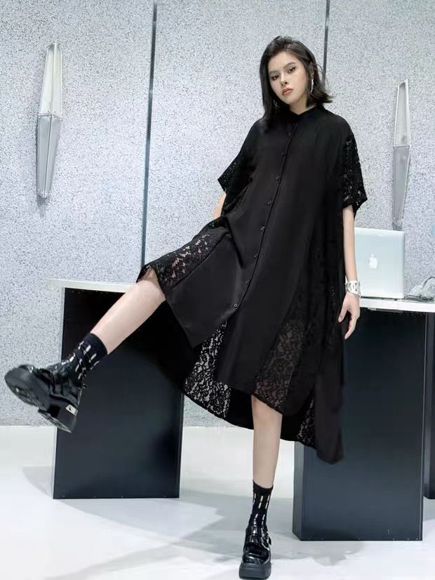 《体型カバーも叶う》透け感レース×綿麻ミックスの前後差シャツワンピース（ブラック／ホワイト）