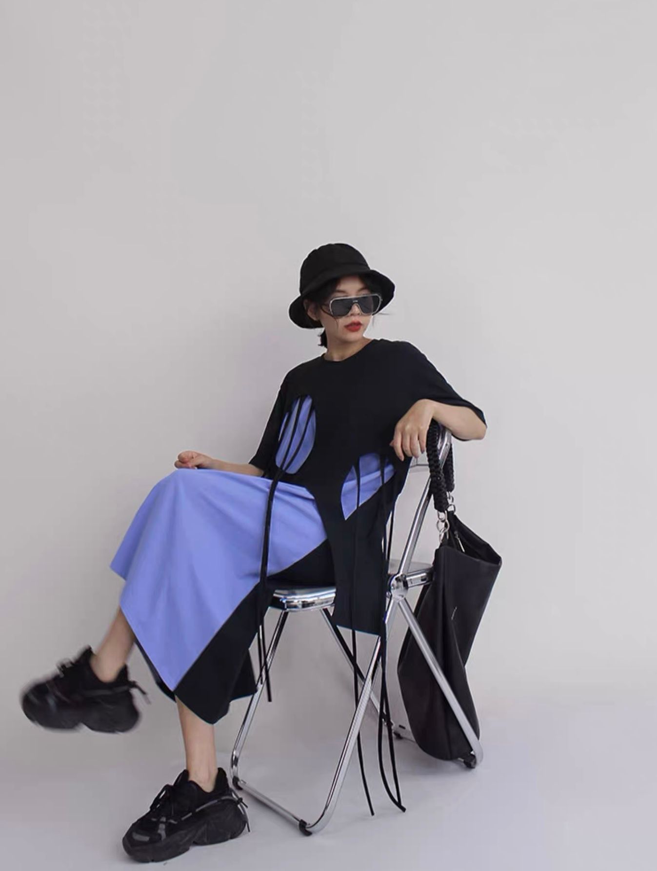 モード系ファッション 【ワンサイズ対応】円形カットアウト×ドローストリングデザインTシャツワンピース