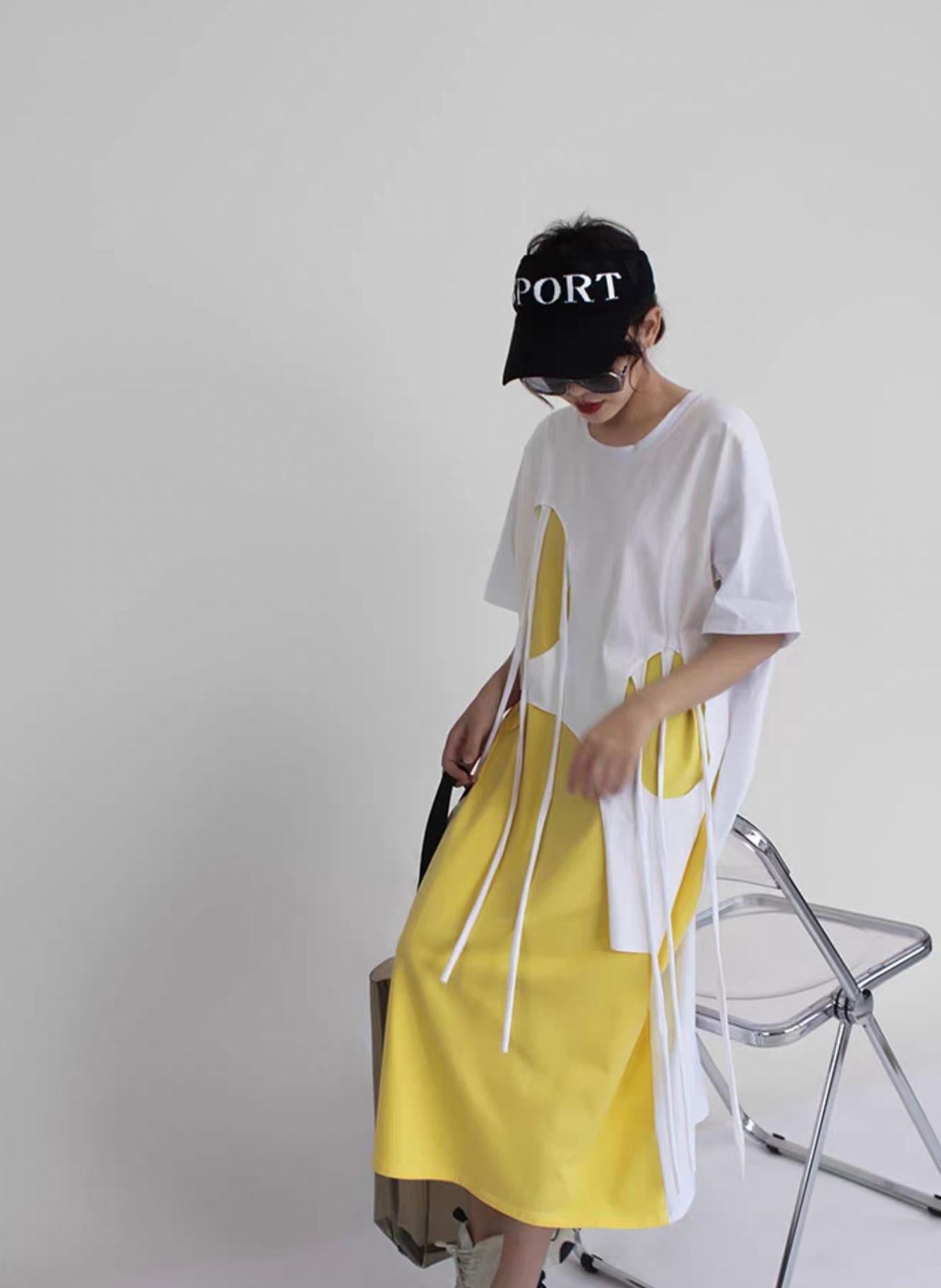 モード系ファッション 【ワンサイズ対応】円形カットアウト×ドローストリングデザインTシャツワンピース