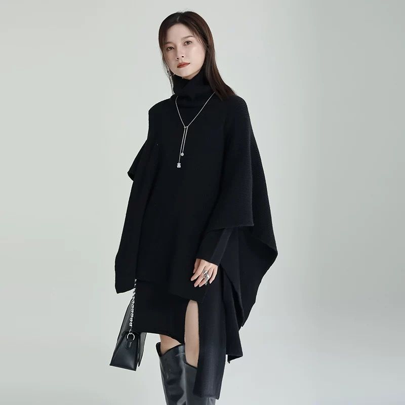 【体型カバー×モード美人見え】アシンメトリーニットワンピース〈ブラック〉フリル袖×ロング丈×ハイネック／秋冬主役アイテム