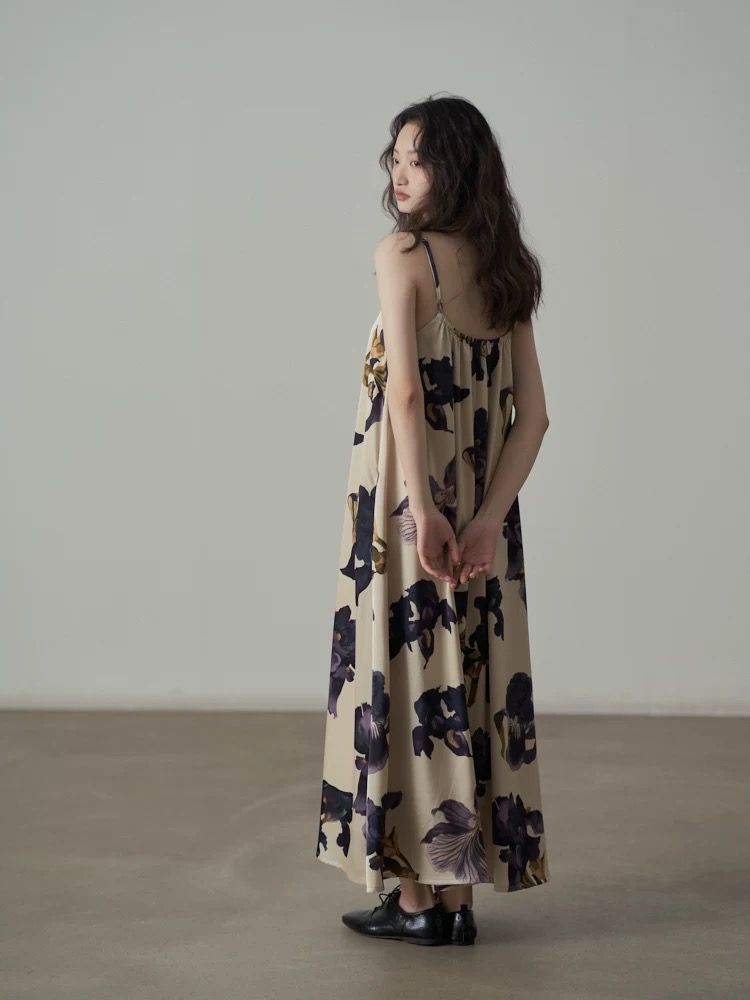 モード系ファッション 【さらりと纏う上品な花柄】水彩フラワーAラインキャミワンピース